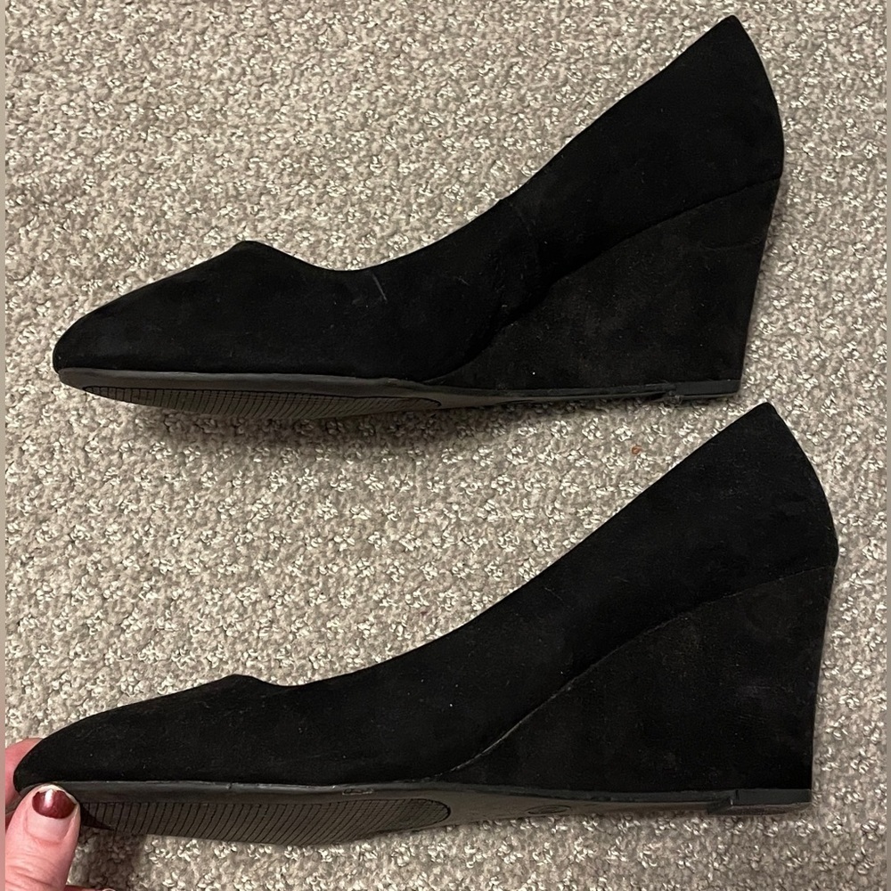 A New Day Dot Round Toe Black Wedge Heels - Picture 4 of 11